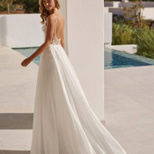 Adriana Alier Wedding Dresses Salina