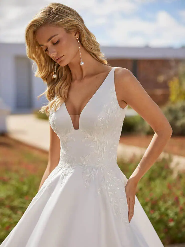 Adriana Alier Wedding Dresses - Sue