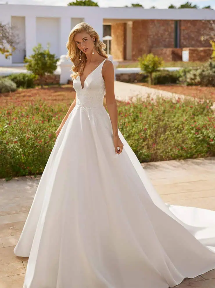 Adriana Alier Wedding Dresses - Sue